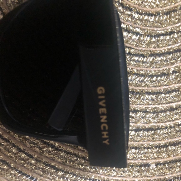 Givenchy oversized wayfarer sunglasses - Picture 4 of 9